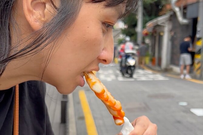 Hidden Street Food food tour in Seoul - Seochon hanok vibes: why the route matters beyond the food