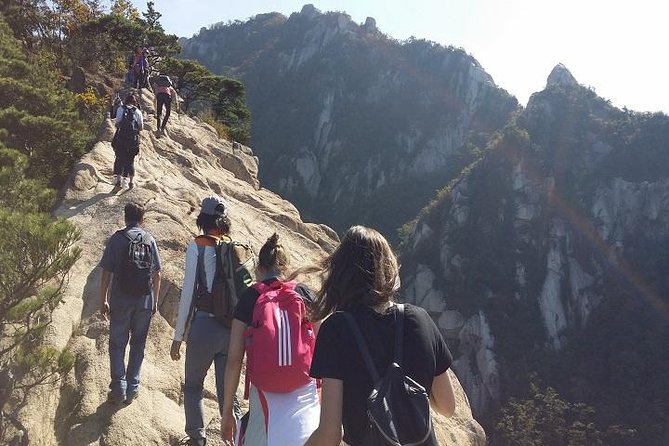 Hike at Mt. Bukhansan National Park with professional Guide(including Lunch) - Why Mt. Bukhansan is such a smart hike from Seoul