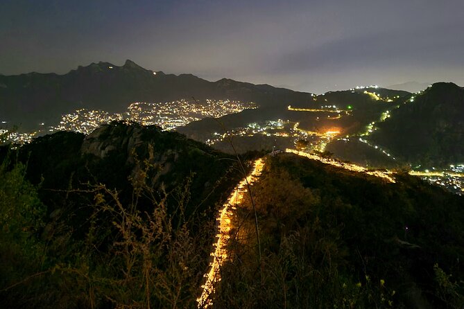 Inwangsan hike & historical sites - Hiking Inwangsan: Easy Trail, Under an Hour to the Peak