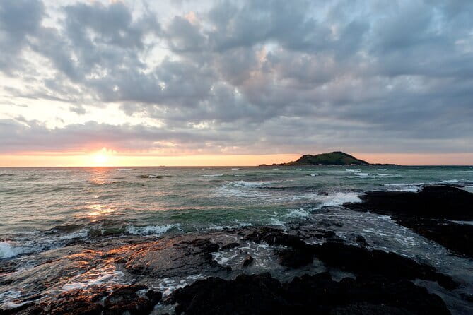 Jeju Day Tour for Cruise Guests - Jungmun Beach Views and Seogwipo Olle Market Time