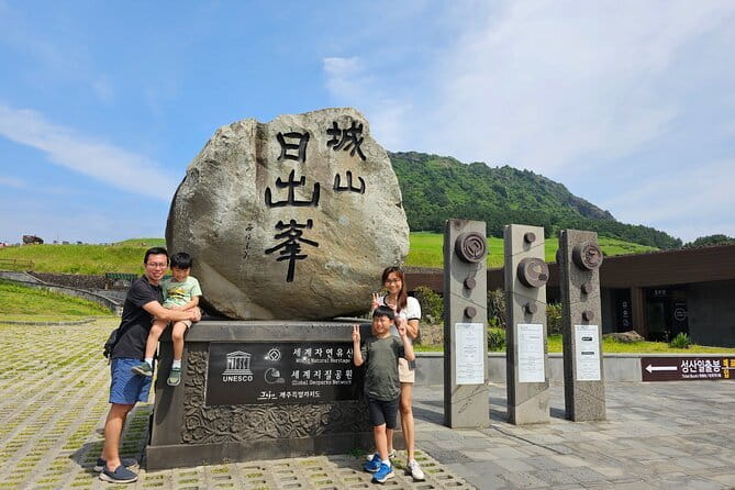 Jeju Eastern Cultural Exploration Day Tour - Seopjikoji: K-Drama Film Location Coastal Walk with a Lighthouse Finish