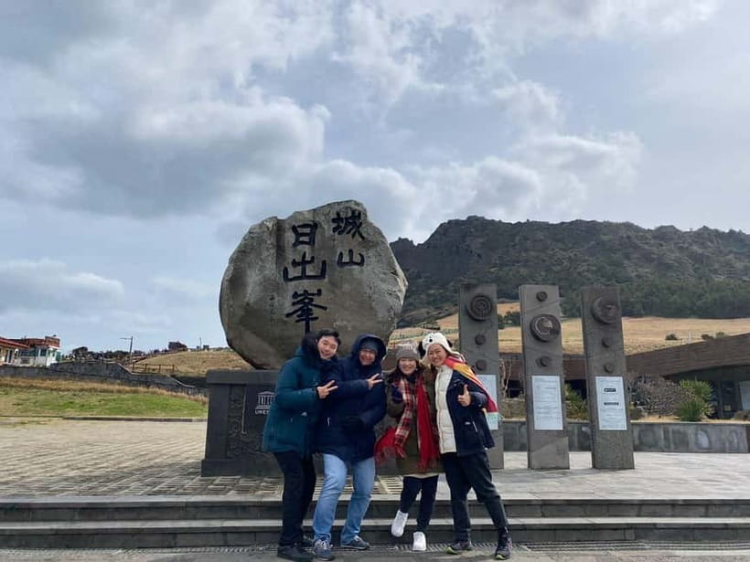 Jeju: Eastern Jeju UNESCO Spots Day Tour - Lunch at the local restaurant: pay attention to the options