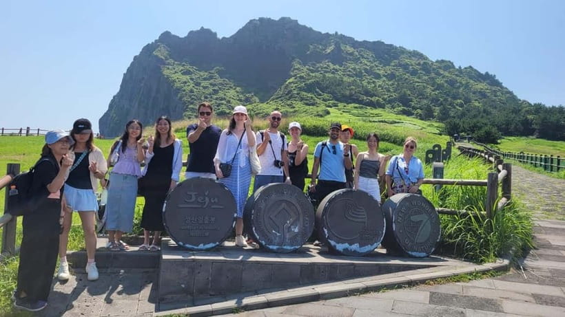 Jeju: Eastern UNESCO and Must-See Spots Tour - Haenyeo Museum and the haenyeo performance: culture you can see
