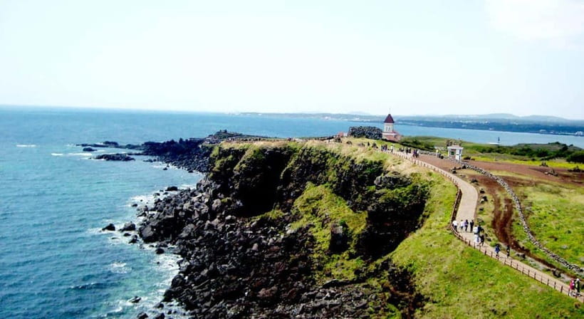Jeju: Eastern UNESCO and Must-See Spots Tour - Lunch, comfort, and what to pack for this exact day