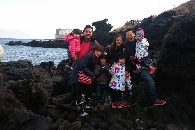 Jeju: Haenyeo Culture Experience with Seafood Tasting - Haenyeo culture first at Gimnyeonghang 1-gil, then everything else