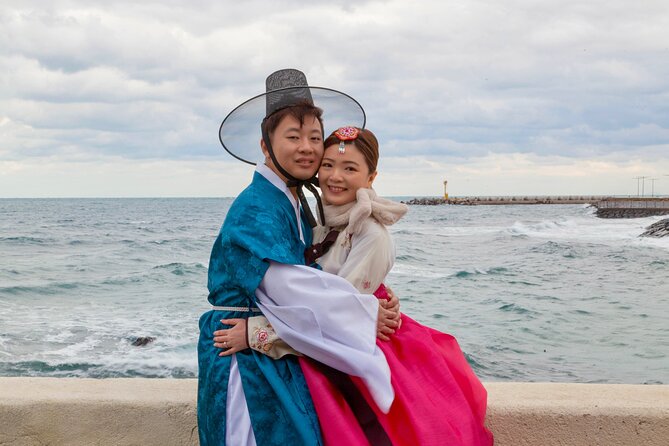 [Jeju] Hanbok Private guide tour & photo session in beautiful Yongduam rock, - Getting ready at Miya’s Closet, then moving toward Yongduam