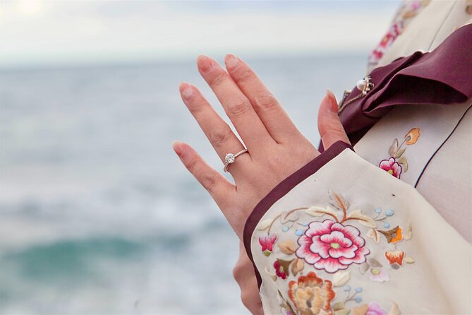 [Jeju] Hanbok Private guide tour & photo session in beautiful Yongduam rock, - Photo count, delivery, and what you’ll actually receive