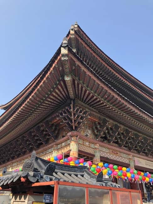 Jeju Island: Customized Private Full-Day Van Tour - How your guide can tailor the day with Oreum, horses, and folk culture
