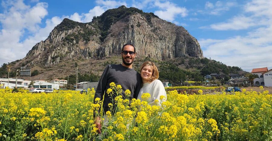 Jeju Island: Full-Day Customizable Private Guided Car Tour - Haenyeo Women Divers and the Sea-Food Lunch Moment