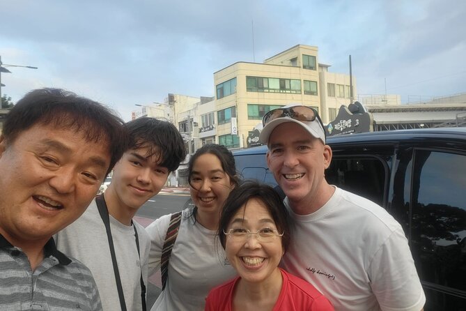 Jeju island Jumbo Taxi Private Tour with Mr.Hong South of Jeju - Price and logistics: $320 per group, what you really get