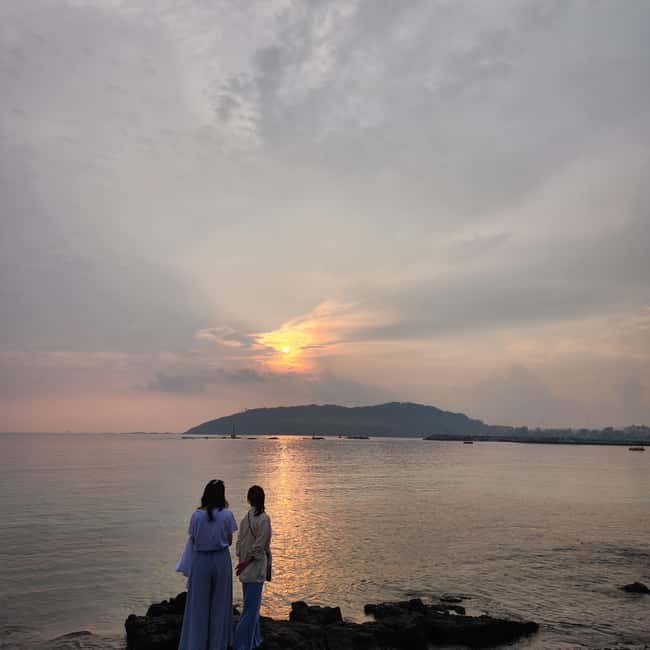 Jeju Island: Sunrise Guided Tour with Hotel Pickup - Why Seopjikoji Sunrise Feels Worth the Alarm