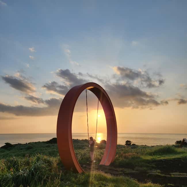 Jeju Island: Sunrise Guided Tour with Hotel Pickup - Hotel Pickup, Van Ride, and the Easy Drop-Off Plan