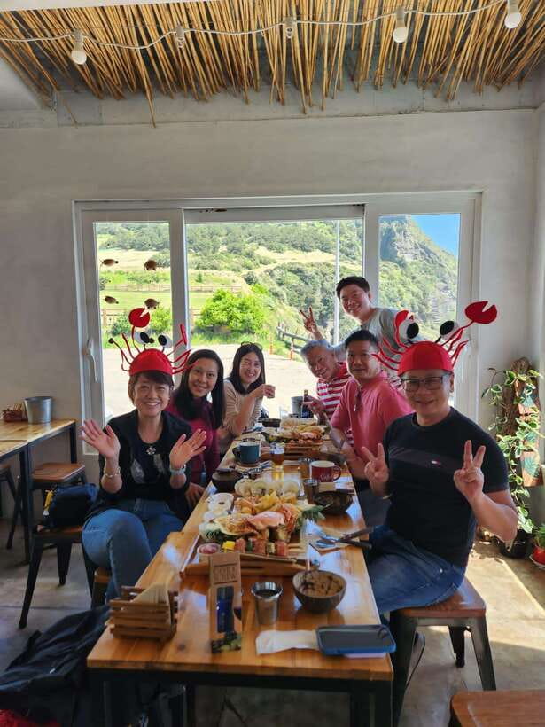 Jeju Island: Van Tour with a Guide Who Most Loves Jeju - Lunch timing and what to expect for food