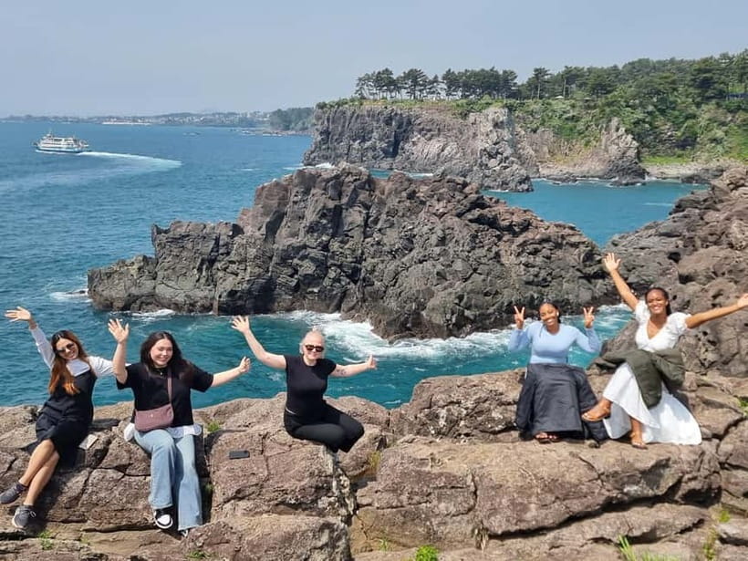 Jeju: Popular Sightseeing Private Car Charter Tour - Entering the East course: Micheon gul cave to Seopjikoji and Seongsan Ilchulbong