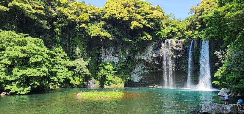 Jeju: Popular Sightseeing Private Car Charter Tour - Family-friendly plans that keep kids moving (and adults sane)