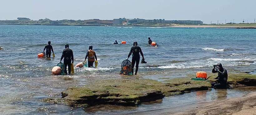 Jeju: Private Tour with an English Guide and a Vehicle - Why a private, English-guided Jeju day works