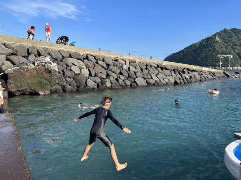 Jeju: Private Tour with an English Guide and a Vehicle - Price and group value for $345 (up to 7)