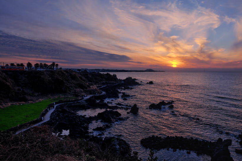 Jeju: Sunset Tour Olle Trail Walking Tour with Hotel Pickup - The timing window, and why it works for sunset