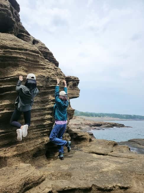 Jeju: West & South Full-Day Authentic Tour - Hueree Nature Life Park: Seasonal Flowers, Optional Black Pig Feeding