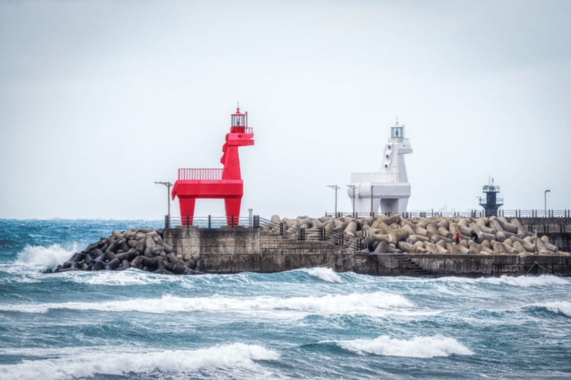 Jeju: Western Jeju K-Drama Spots Tour with Hotel Pickup - Iho Tewoo beach and horse lighthouse views for Welcome to Samdal-ri