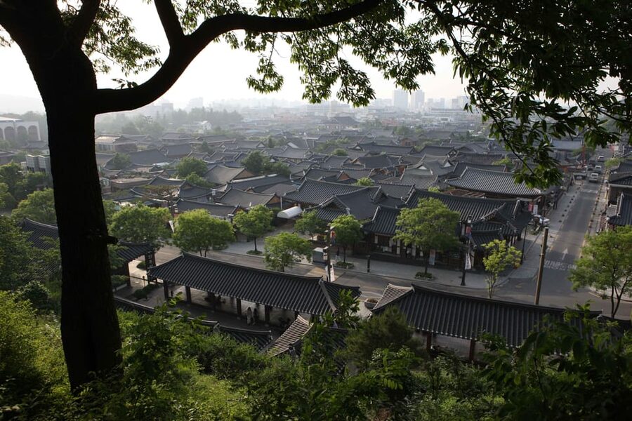 Jeonju: Essence of Jeonju, Hanok Village & Maisan Mountain - Lunch Time: Let the Guide Do the Guessing