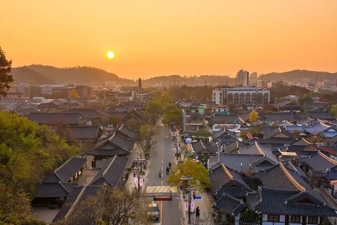 Jeonju Hanok Village Full-Day Tour:Jangtaesan Autumn Foliage - Jeonju Hanok Village, where you can actually look around