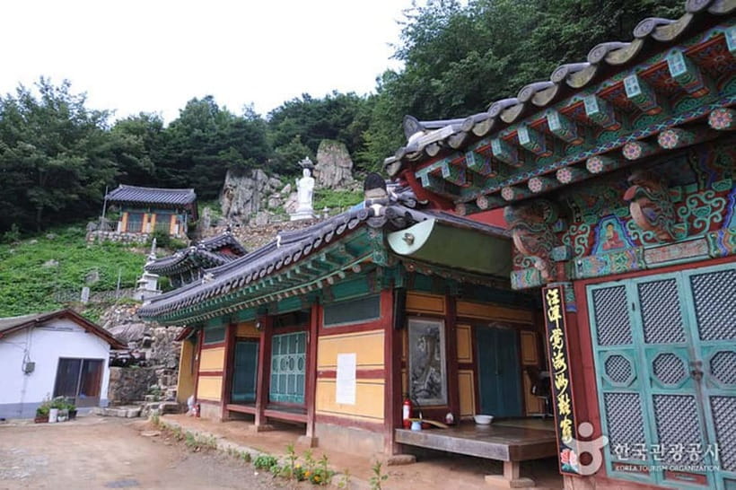 Jeonju: Private Taxi Tour Car Charter - Temples, rail experiences, and media stops: Donggosa Temple, Hanok Railbike, more