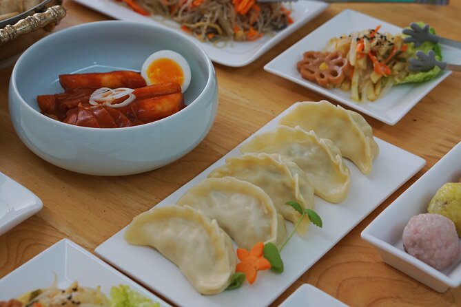 K-food cooking Japchae Mandu Tteokbokki & Fishcake - Cooking is only half the fun: dessert, tasting, and the point of the sweets
