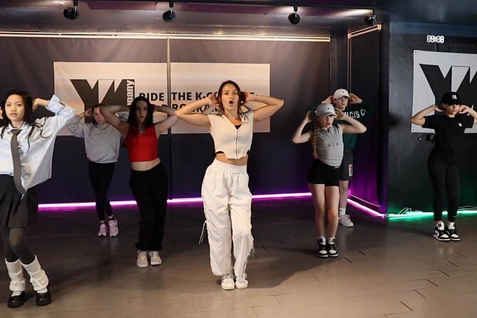 K-pop Dance Class in Seoul (Incl. video shooting & editing) - The 90-Minute Plan: Warm-Up, Rhythm Training, Then the Choreo