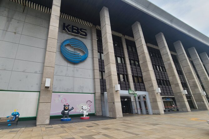 K-POP Experience in Seoul: Real K-POP Agency & Fan Culture - A K-pop Fan Day Built Like a Story