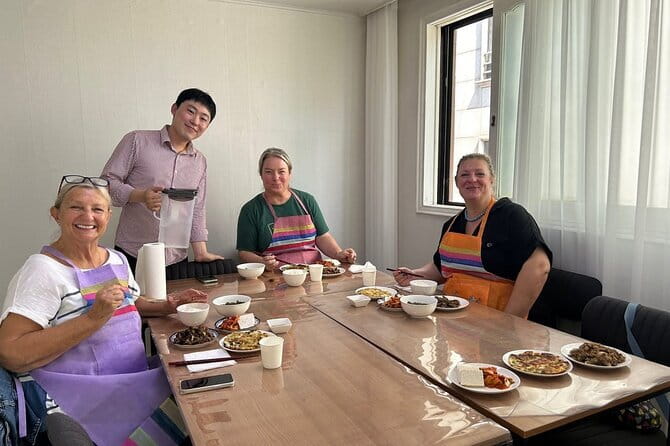Korea Cooking Class with 3 stars Michelin Chef & Content creators - Dining time with games, coffee, tea, and cultural bonus moments