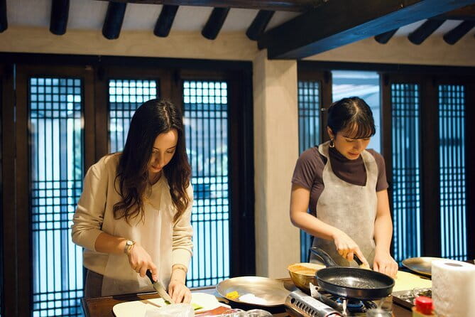 Korea Cooking Class with 3 stars Michelin Chef & Content creators - Logistics that make or break a short cooking class