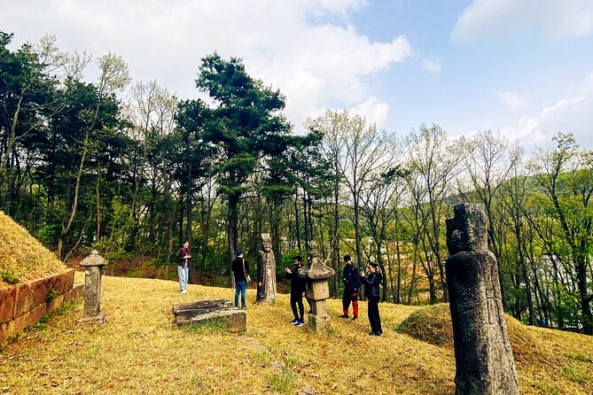 Korean Cemetery and Folklore Trek - Why the guide and group size make it feel personal