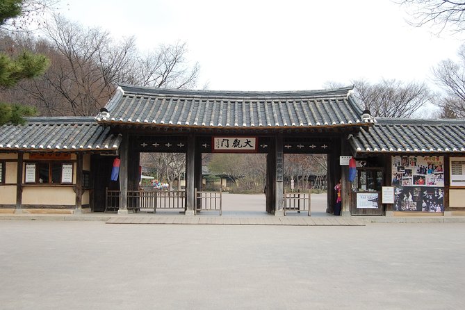 Korean Heritage Tour: Palaces and Villages of Seoul Including Gyeongbokgung Palace - Group Size, Walking Pace, and When the Day Feels Rushed