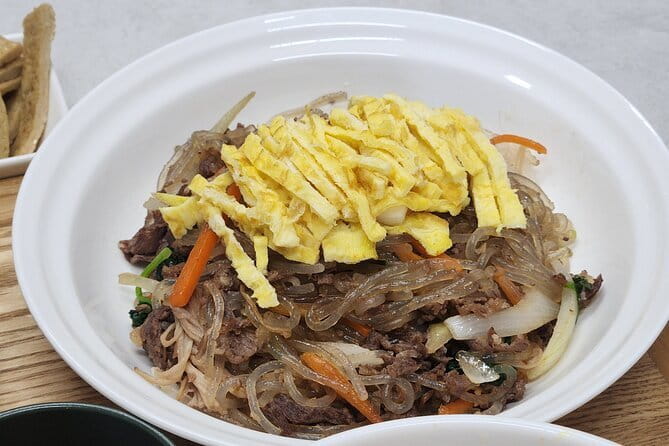 Korean Home Style Cooking Class in Gangnam Seoul - What you actually eat: lunch or dinner, plus extra goodies