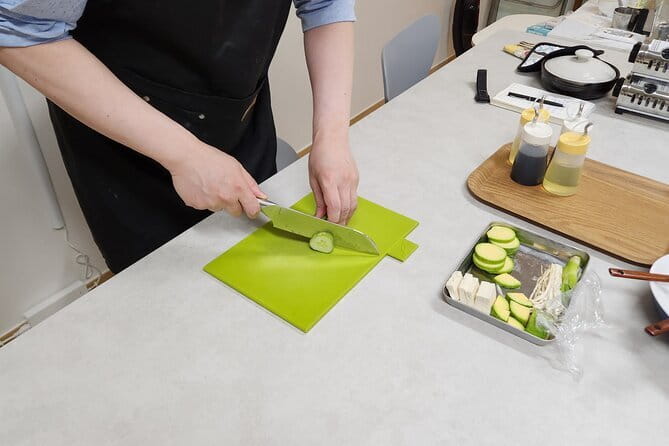 Korean Home Style Cooking Class in Gangnam Seoul - The schedule: pick lunch or dinner, then cook for real