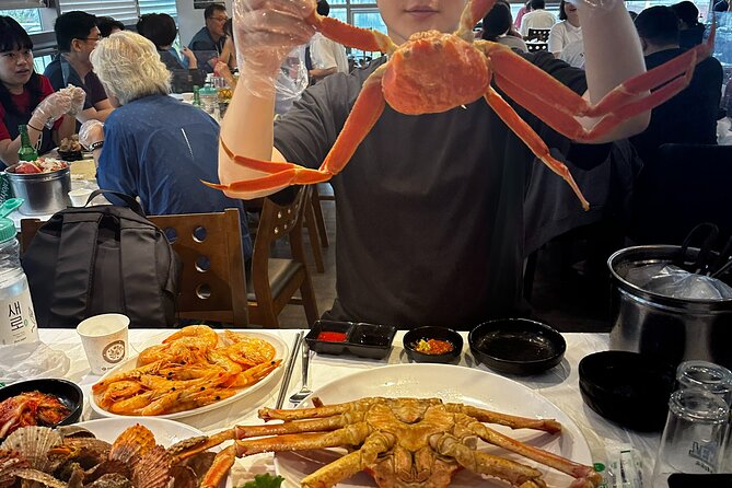 Korean Market Adventure with Chef Yie - Noryangjin Fish market - Crab option: how to decide without getting stressed