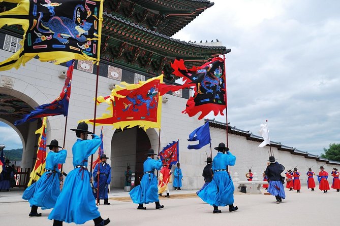 Korean Palace and Temple Tour in Seoul: Gyeongbokgung Palace and Jogyesa Temple - Jogyesa Temple and Zen Buddhism in the Middle of Seoul