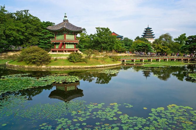 Korean Palace and Temple Tour in Seoul: Gyeongbokgung Palace and Jogyesa Temple - The Ginseng Center and City Hall Stop: Interesting Culture or Sales Energy?