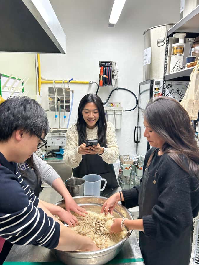 Learn and Craft Makgeolli in a Traditional Brewery - Blind tastings and sampling soju, what to pay attention to