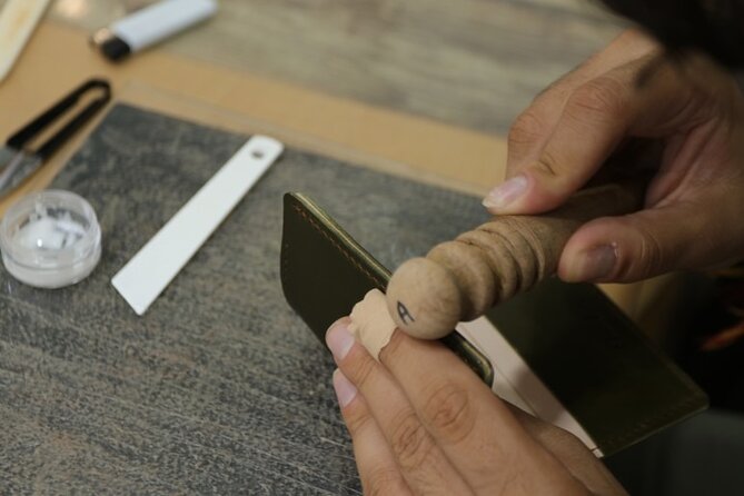 Leather Products Workshop in Seoul - Choosing Your Project: Pick the Gift You Want to Carry
