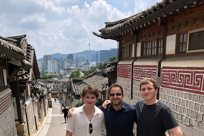 Lee’s Private 4-hour Customized Seoul Tour - Traditional markets, including Gwangjang and Namdaemun