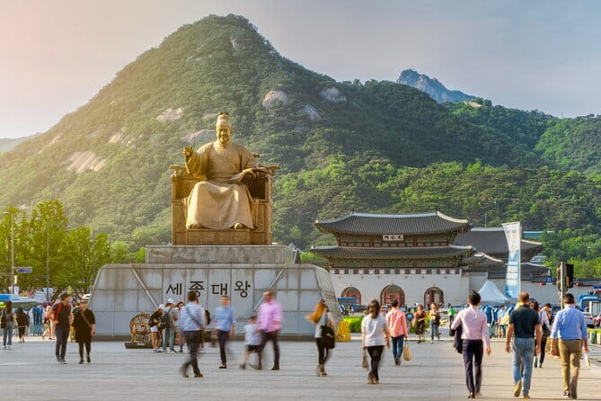 Max Out Seoul: Must Visit City Highlights Panoramic Day Tour - Gwanghwamun Square: Seoul’s main crossroads for photos, ceremonies, and events