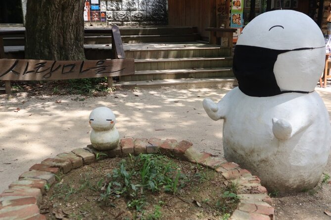 Nami Island& Petite France& Garden of Morning Calm& Italian Village One-Day Tour - Pickup, meeting point, and how the day usually runs