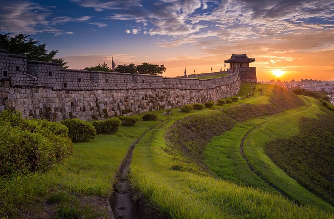 Night View Tour to Suwon Hwaseong Fortress from Seoul - Stop by Stop: Gates, Walls, and a Palace Lit for Summer