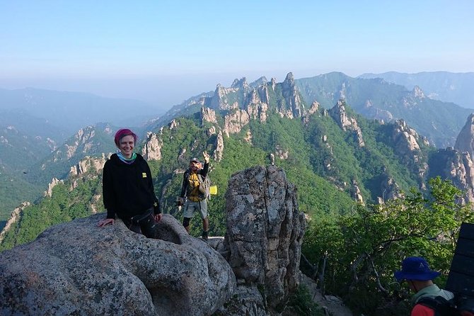 One-Day Tour for stunning Mt.Seoraksan from Seoul - Sinheungsa Temple: Calm Culture on the Slopes