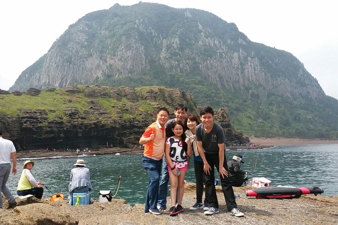 Package tour of All areas of Jeju Island-(East &South &West) - East Jeju priorities: Hamdeok Beach and Seongsan Ilchulbong