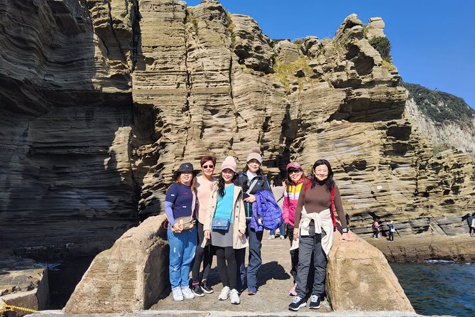 Package tour of All areas of Jeju Island-(East &South &West) - West Jeju additions: Sinchang Windmill Coastal Road and Handam Coastal Trail
