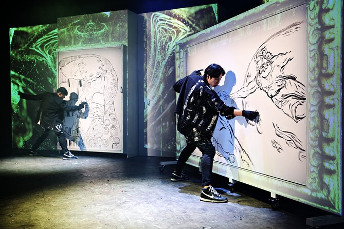 Painters Show in Gwanghwamun Theater (nearby Seodaemun station) - The K-pop vibe and the humor that keeps it moving