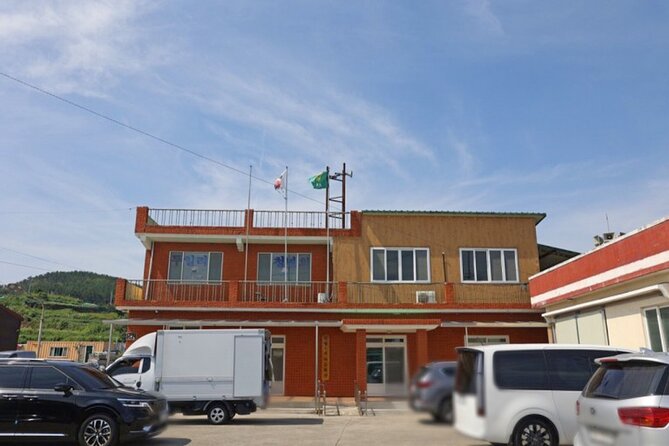 Pohang One day city Tour : Home town Cha cha cha Drama Locations - Seokbyeong-ri: Banjang Hong’s house, the toothache story, Dr. Yoon, and a red lighthouse